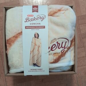 H-E-B Bakery Wearable Blanket with Hood